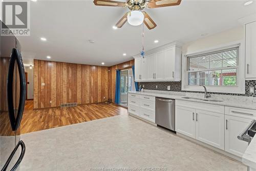 614 County Rd 8, Kingsville, ON - Indoor Photo Showing Kitchen