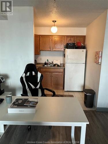 150 Park Unit# 2706, Windsor, ON - Indoor Photo Showing Kitchen With Double Sink