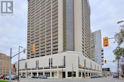 150 Park Unit# 2706, Windsor, ON - Outdoor With Balcony With Facade