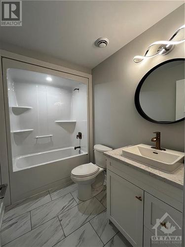 642 West Street, Prescott, ON - Indoor Photo Showing Bathroom