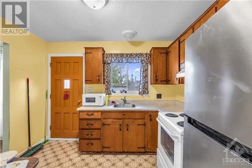 1 Haggart Street, Perth, ON - Indoor Photo Showing Kitchen