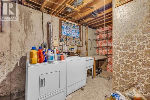 1 Haggart Street, Perth, ON - Indoor Photo Showing Laundry Room