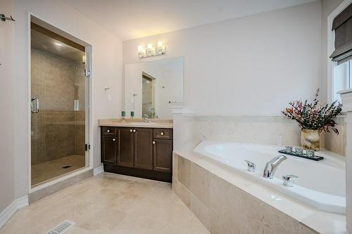 341 Admiral Drive, Oakville, ON - Indoor Photo Showing Bathroom