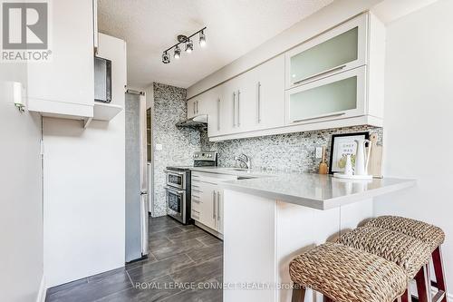 1211 - 90 Ling Road, Toronto, ON - Indoor Photo Showing Kitchen
