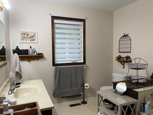 Swan River, Manitoba - Indoor Photo Showing Bathroom