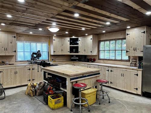 Swan River, Manitoba - Indoor Photo Showing Kitchen