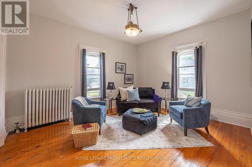 33 Kingsley Avenue, Brighton, ON - Indoor Photo Showing Living Room