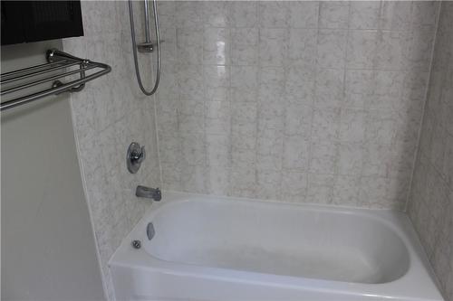 51 Hays Boulevard|Unit #1, Oakville, ON - Indoor Photo Showing Bathroom