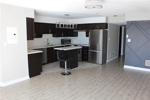 51 Hays Boulevard|Unit #1, Oakville, ON - Indoor Photo Showing Kitchen