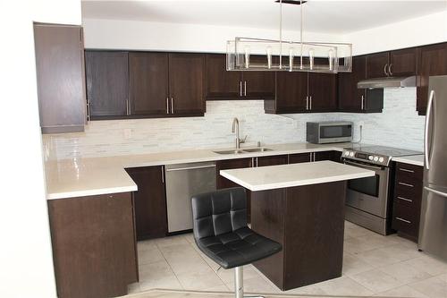 51 Hays Boulevard|Unit #1, Oakville, ON - Indoor Photo Showing Kitchen With Double Sink With Upgraded Kitchen