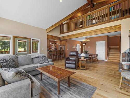 609 Wild Rose Drive, Merritt, BC - Indoor Photo Showing Living Room