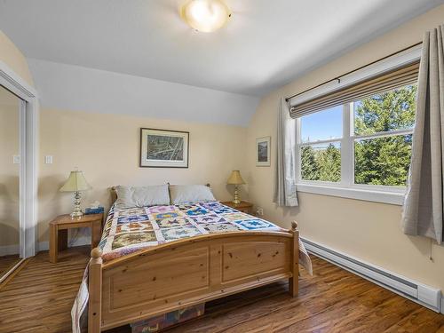 609 Wild Rose Drive, Merritt, BC - Indoor Photo Showing Bedroom