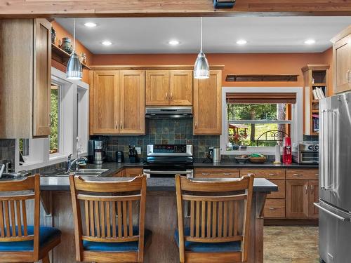 609 Wild Rose Drive, Merritt, BC - Indoor Photo Showing Kitchen With Double Sink