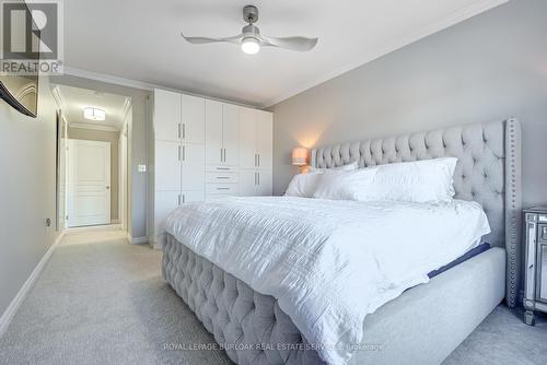 209 - 5070 Fairview Street, Burlington, ON - Indoor Photo Showing Bedroom