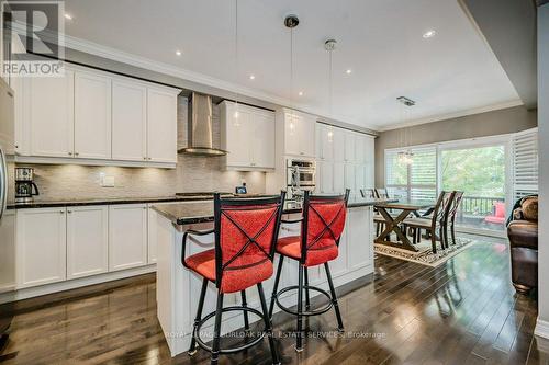 341 Admiral Drive, Oakville, ON - Indoor Photo Showing Kitchen With Upgraded Kitchen