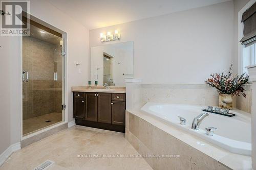 341 Admiral Drive, Oakville, ON - Indoor Photo Showing Bathroom