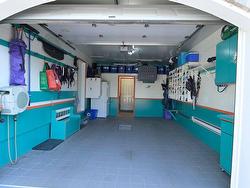 Garage - 