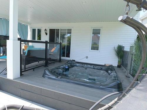 Spa - 129 Rue Gosselin, Repentigny (Le Gardeur), QC - Outdoor With Exterior