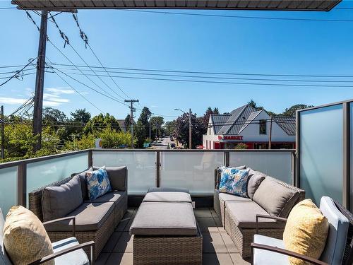 204-1515 Redfern St, Victoria, BC - Outdoor With Deck Patio Veranda