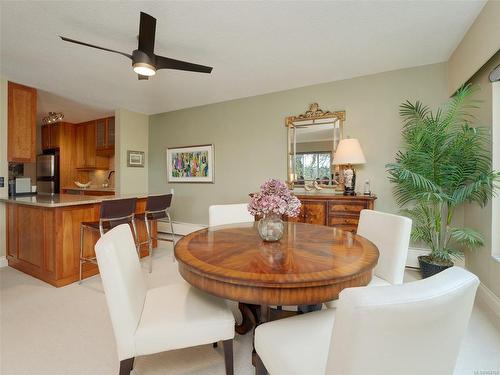 402-2920 Cook St, Victoria, BC - Indoor Photo Showing Dining Room