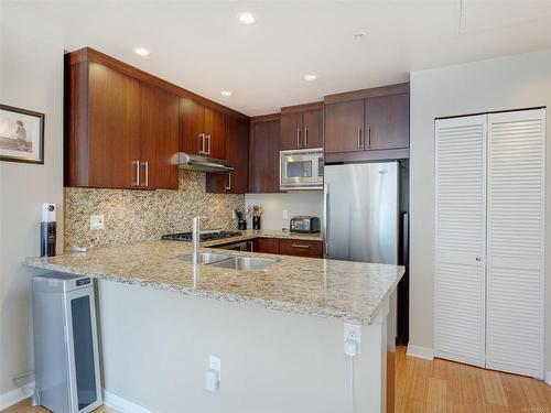 808-379 Tyee Rd, Victoria, BC - Indoor Photo Showing Kitchen With Double Sink With Upgraded Kitchen