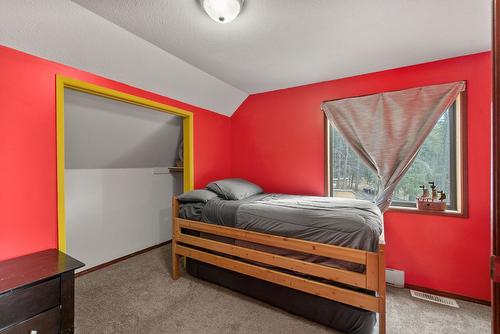 1809 Cardinal Creek Road, Kelowna, BC - Indoor Photo Showing Bedroom