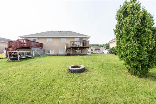 391 Third St, Niverville, MB 