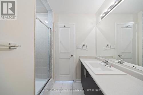 318 - 2550 Castlegate Crossing Drive, Pickering (Duffin Heights), ON - Indoor Photo Showing Bathroom