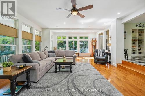 8181 Indian Trail, Guelph/Eramosa, ON - Indoor Photo Showing Living Room