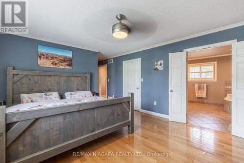 3 Brock Street, Thorold, ON - Indoor Photo Showing Bedroom