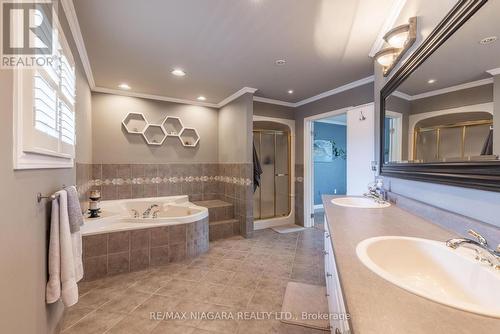 3 Brock Street, Thorold, ON - Indoor Photo Showing Bathroom