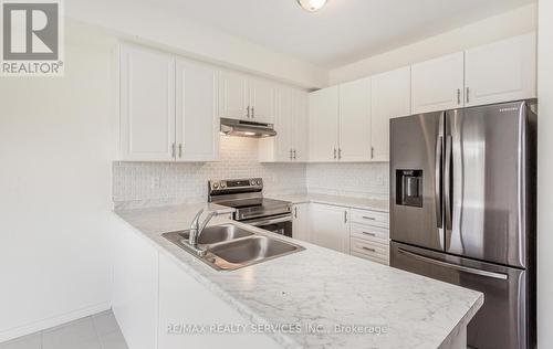 1468 Marina Drive, Fort Erie, ON - Indoor Photo Showing Kitchen With Stainless Steel Kitchen With Double Sink With Upgraded Kitchen