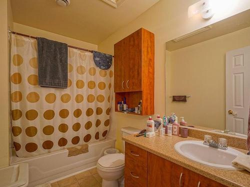 Bathroom - 7439 Boul. Bourque, Sherbrooke (Brompton/Rock Forest/Saint-Élie/Deauville), QC - Indoor Photo Showing Bathroom