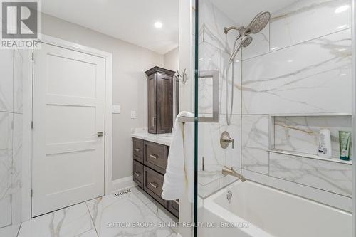 1065 Halliday Avenue, Mississauga, ON - Indoor Photo Showing Bathroom