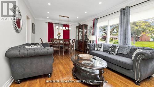 20 Kennebec Crescent, Toronto W10, ON - Indoor Photo Showing Living Room
