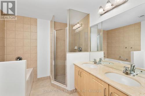 711 - 2495 Dundas Street W, Toronto W02, ON - Indoor Photo Showing Bathroom