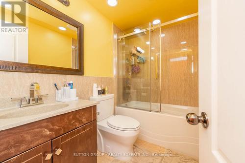 7074 Magic Court, Mississauga, ON - Indoor Photo Showing Bathroom