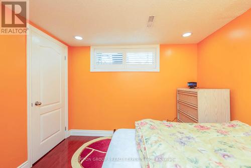 7074 Magic Court, Mississauga, ON - Indoor Photo Showing Bedroom