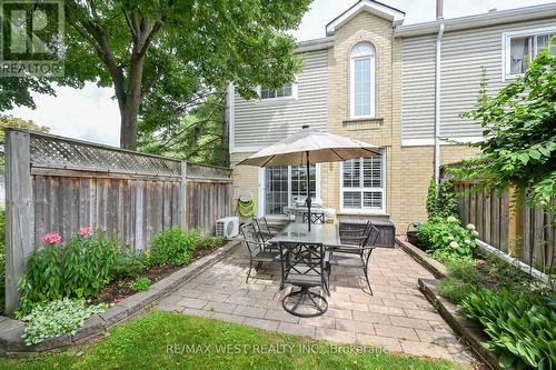 35 - 18 Hartnell Square, Brampton, ON - Outdoor