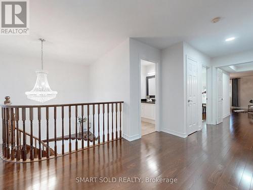 2378 Blue Holly Crescent, Oakville, ON - Indoor Photo Showing Other Room