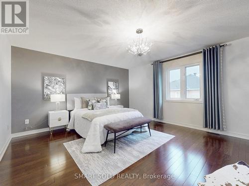 2378 Blue Holly Crescent, Oakville, ON - Indoor Photo Showing Bedroom