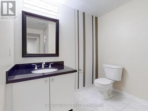 2378 Blue Holly Crescent, Oakville, ON - Indoor Photo Showing Bathroom