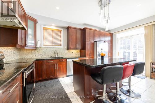 29 Ness Road, Brampton, ON - Indoor Photo Showing Kitchen With Upgraded Kitchen