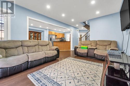 39 Blue Spruce Street, Brampton (Sandringham-Wellington), ON - Indoor Photo Showing Living Room