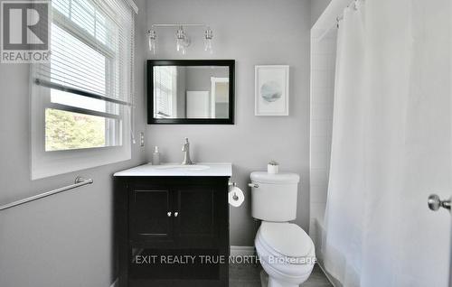 1889 Applewood Avenue, Innisfil (Alcona), ON - Indoor Photo Showing Bathroom