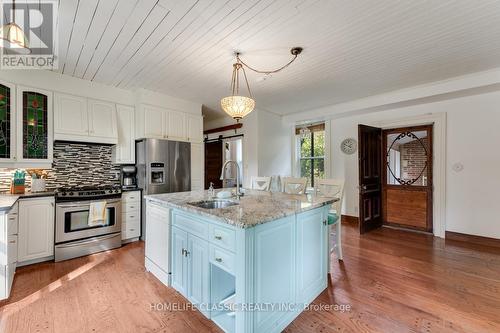 1 Main Street, Georgina, ON - Indoor Photo Showing Kitchen With Upgraded Kitchen