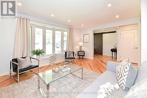 16 Jallan Drive, Ajax (Central West), ON - Indoor Photo Showing Living Room