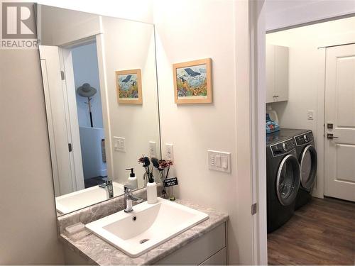 1029 10Th Avenue, Vernon, BC - Indoor Photo Showing Laundry Room