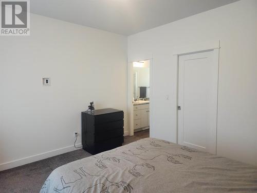 1029 10Th Avenue, Vernon, BC - Indoor Photo Showing Bedroom