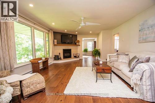 225 Clifton Street, Kawartha Lakes (Fenelon Falls), ON - Indoor Photo Showing Living Room With Fireplace